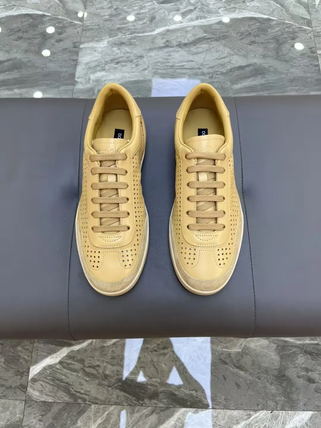 Men's Men's Shoes 💰400 [New Style] 🐝🐝DG—Dolce&G men's calfskin sneakers Portofino Yacht shoes, simple and versatile design, unique saddle leather soles. The Dolce &G logo rear wing is the icing on the cake. Imported cowhide + rubber outsole Size: 39-44 (customized at 38.45)